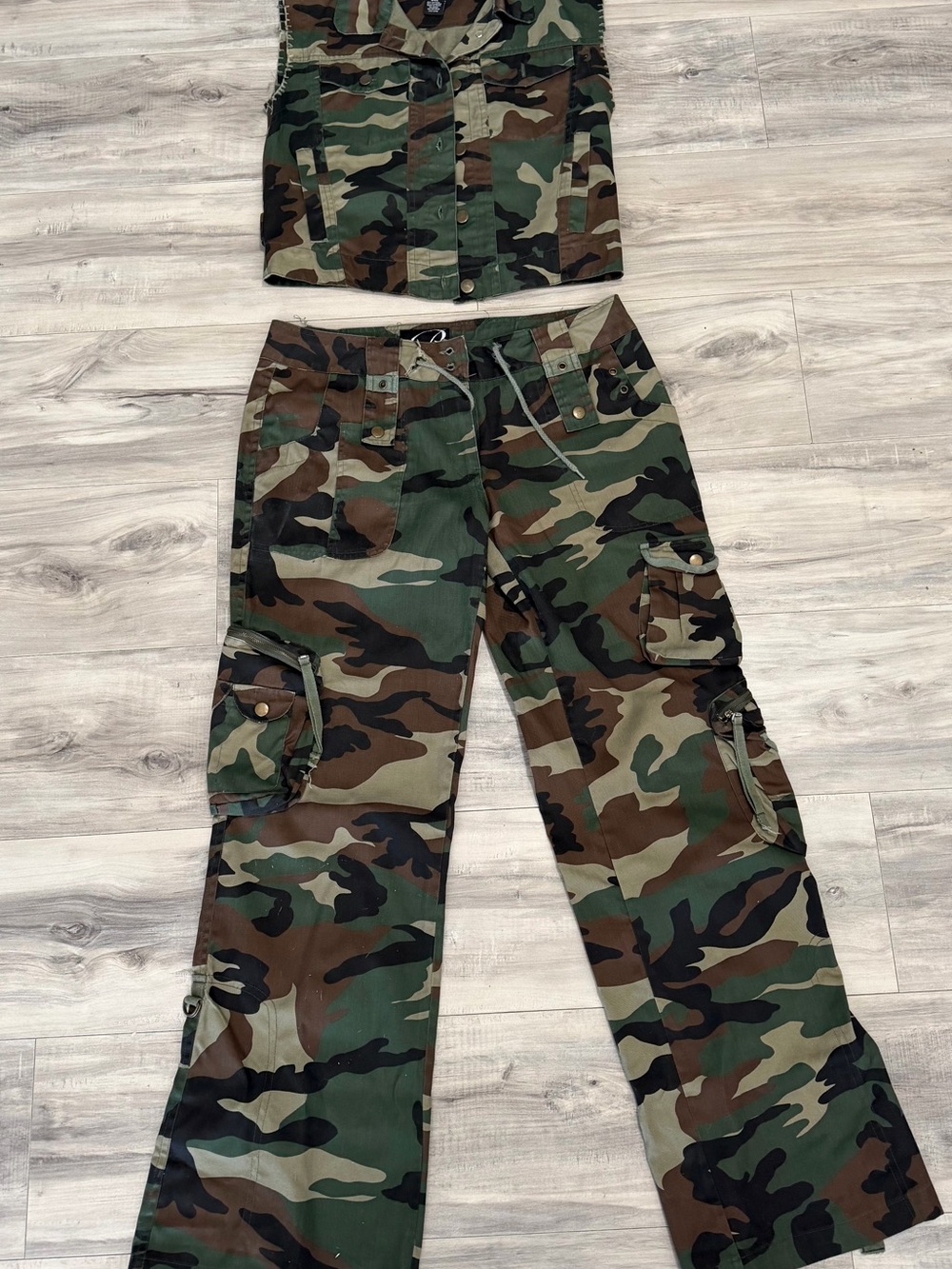 Miss Biancarra Camo Vest & Cargo Pants - Green Camo